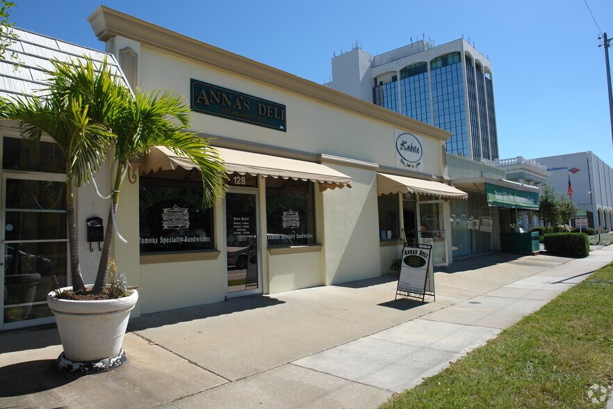 More Photos Of 126-128 N Orange Ave, Sarasota Storefront For Lease