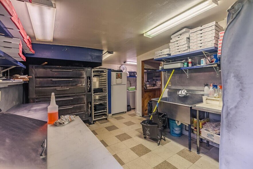 More Photos Of 1 William St, Hagaman Restaurant For Sale