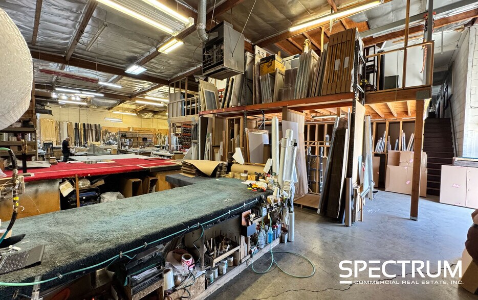 More Photos Of 16540 Gault St, Van Nuys Warehouse For Lease