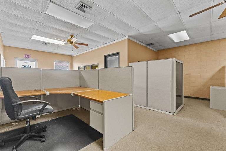 More Photos Of 1208 W Pine St, Hattiesburg Office For Lease