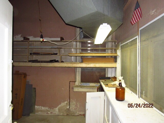 More Photos Of 301 N Washington St, Ardmore Distribution For Sale