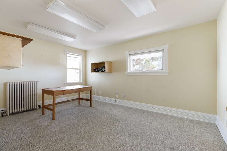 More Photos Of 1199 SE Dock St, Oak Harbor General Retail For Lease