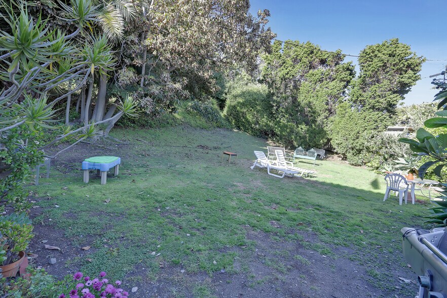 More Photos Of 153-157 W Channel Rd, Santa Monica Apartments For Sale