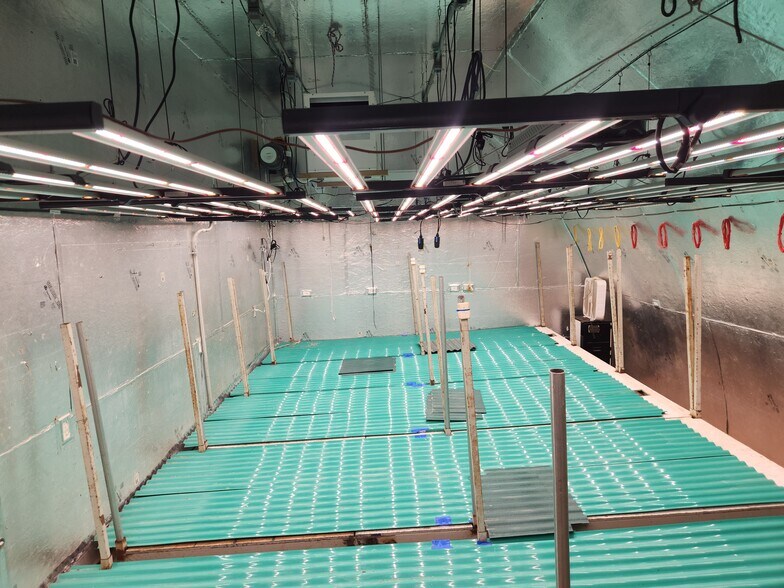 More Photos Of 20868 NE Townley Rd, Marlow Industrial For Sale