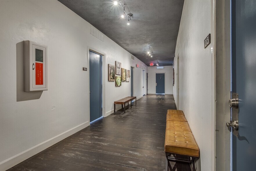 More Photos Of 4104-4118 Fannin St, Houston Storefront Retail Office For Lease