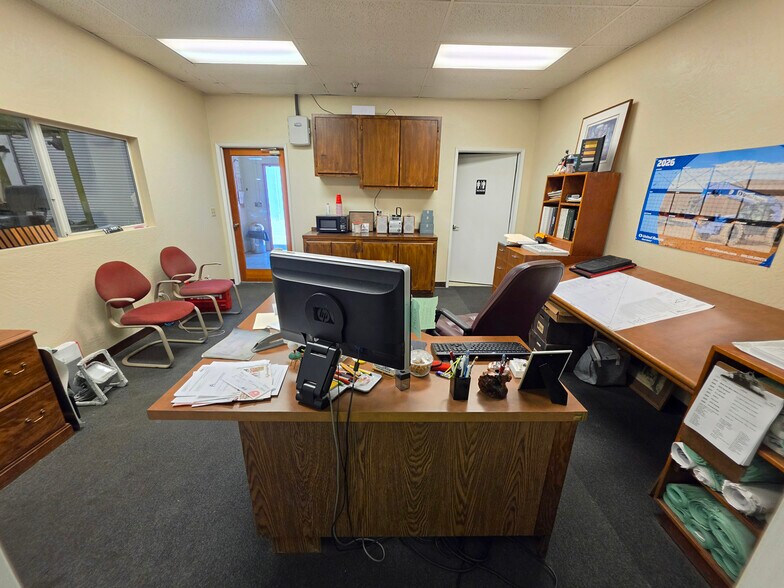 More Photos Of 4960 E Yale Ave, Fresno Warehouse For Sale