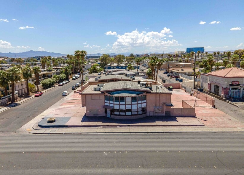 More Photos Of 3761 Royal Crest St, Las Vegas Office For Sale