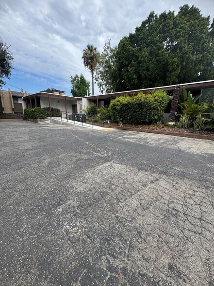More Photos Of 814 W Foothill Blvd, Monrovia Medical For Sale