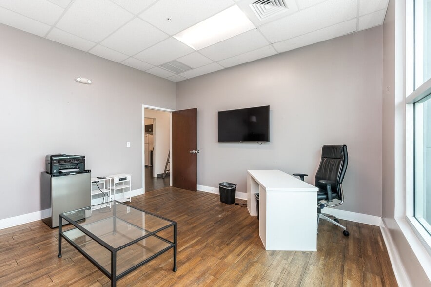 More Photos Of 475 N Cleary Rd, West Palm Beach Warehouse For Lease
