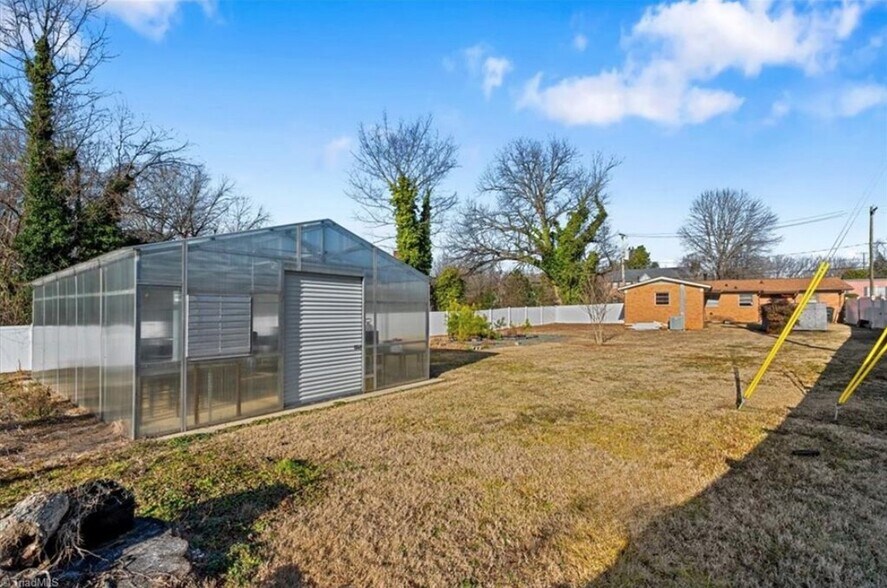 More Photos Of 1006 S Main St, Burlington Office For Sale