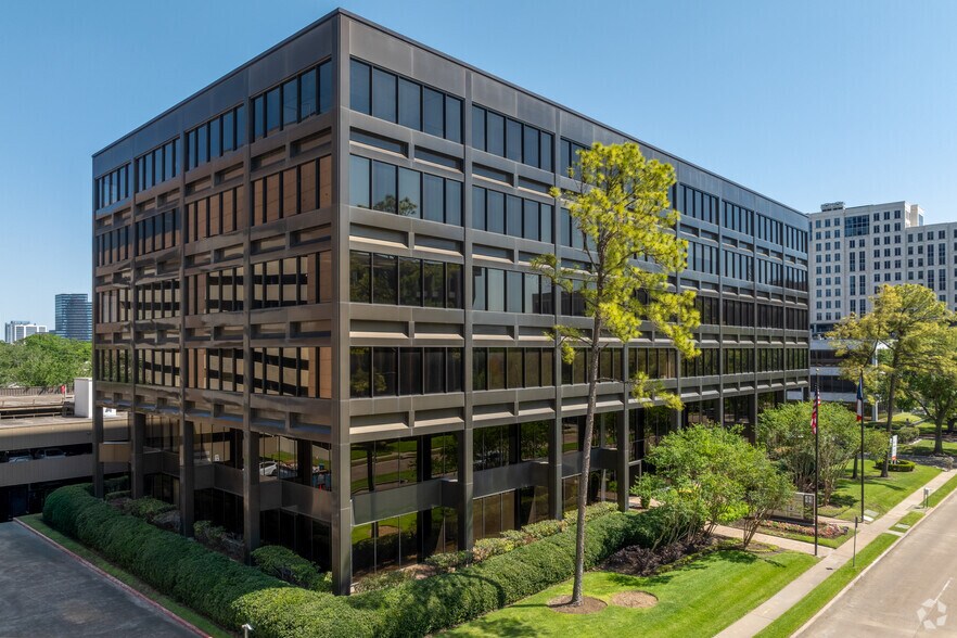More Photos Of 1717 St. James Place, Houston Office For Lease