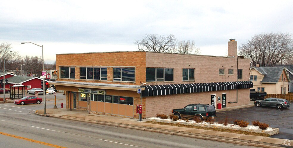 More Photos Of 7530 W Lincoln Ave, Milwaukee Storefront Retail Residential For Sale
