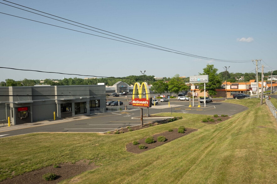 More Photos Of 1125-1205 Tolland Tpke, Manchester Unknown For Lease