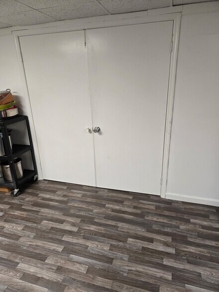 More Photos Of 109 Fontaine Dr, Ridgeway Funeral Home For Sale