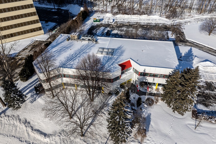 More Photos Of 1325 Hwy Trans-Canada, Dorval Office Residential For Sale