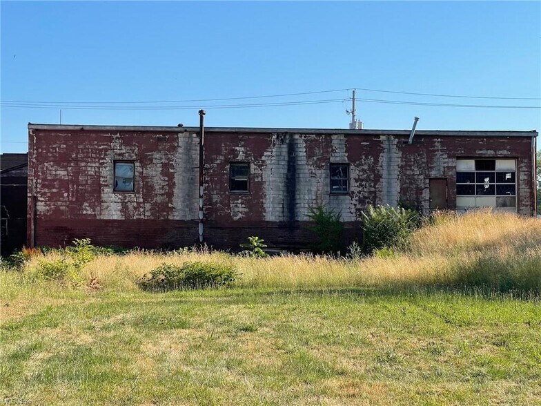 More Photos Of 602 12th St NE, Canton Auto Repair For Sale