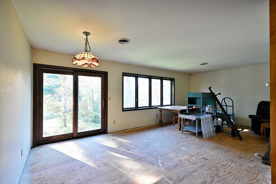 More Photos Of 23694 Clam Lake Rd, Clam Lake Restaurant For Sale