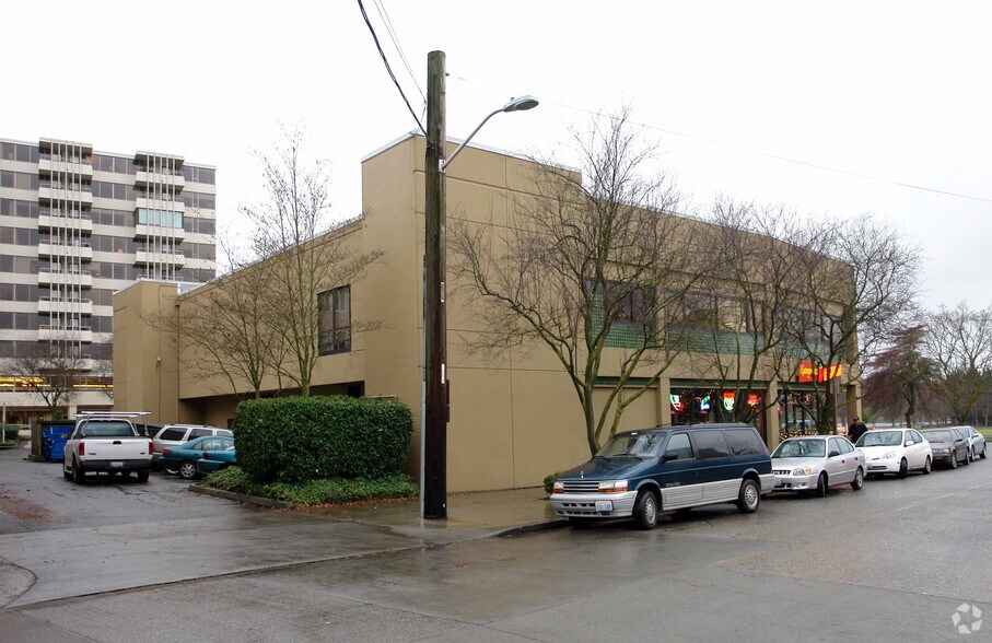More Photos Of 6800 E Green Lake Way N, Seattle Storefront Retail Office For Lease