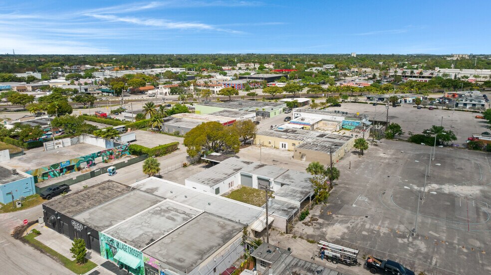 More Photos Of 804 NE 4th Ave, Fort Lauderdale Flex For Lease