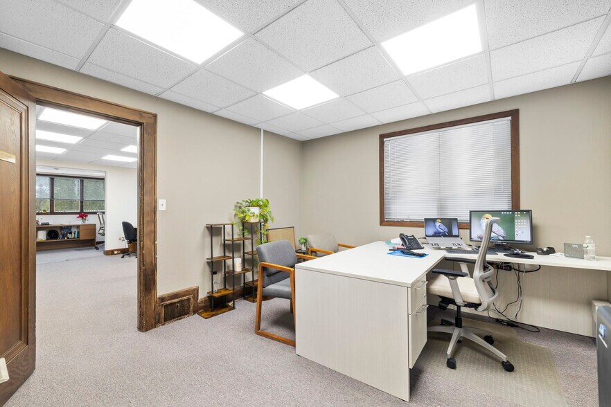 More Photos Of 7 Stokum Ln, New City Office For Sale