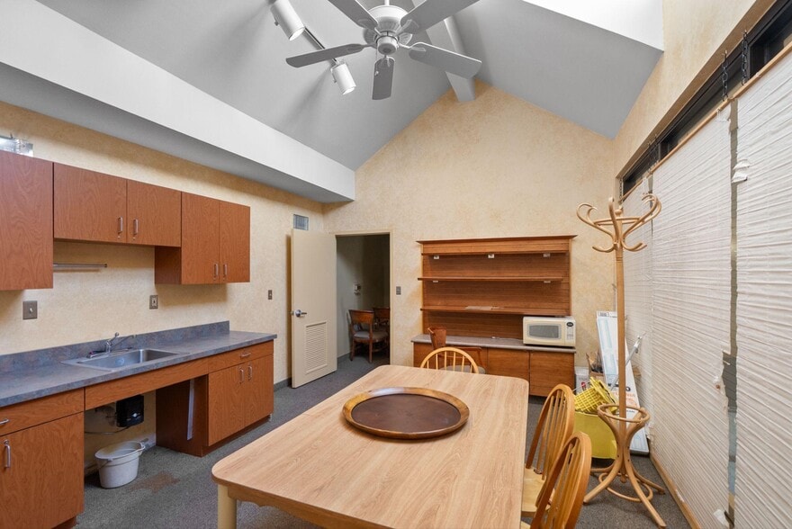 More Photos Of 6201-6215 Executive Blvd, Rockville Medical For Sale
