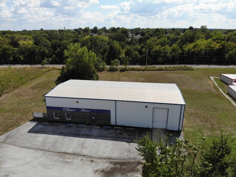 More Photos Of 2520 W 20th St, Joplin Flex For Sale