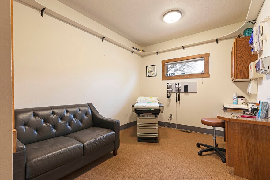 More Photos Of 401 W Main St, Stevensville Medical For Sale