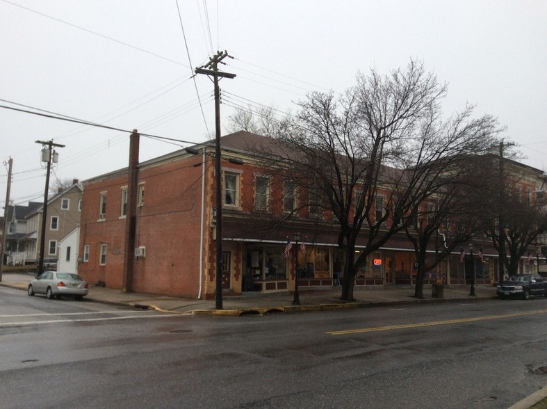 More Photos Of 19-27 N Main St, Woodstown Storefront Retail Residential For Lease