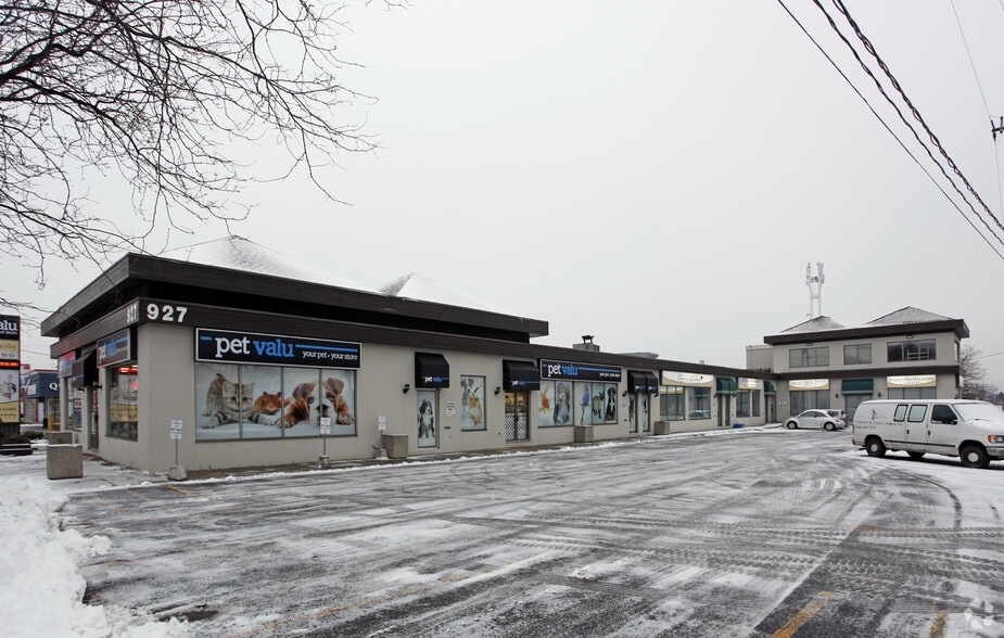 Primary Photo Of 927 The Queensway, Toronto Storefront For Lease