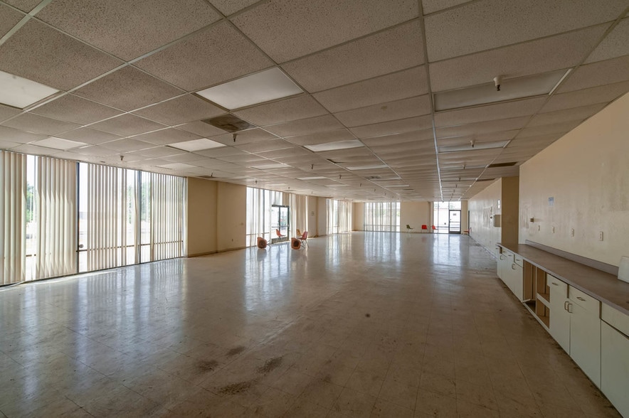 More Photos Of 1100 Marauder St, Chico Distribution For Lease