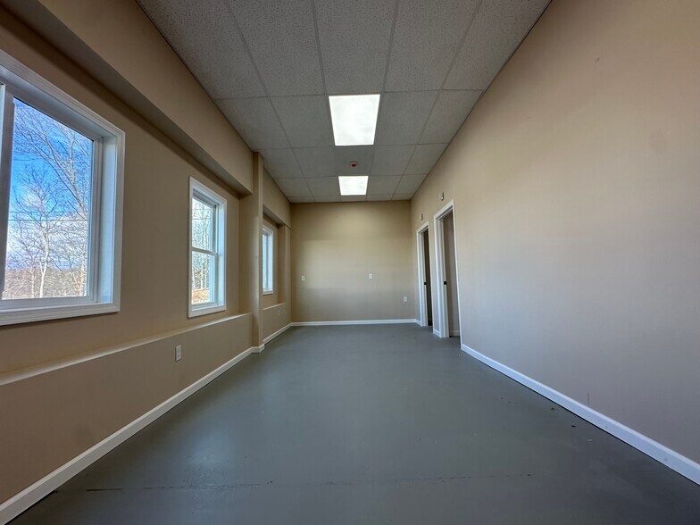 More Photos Of 226 Norwich Rd, Plainfield Warehouse For Lease