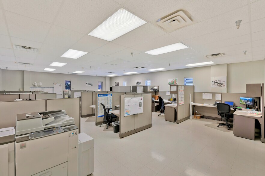 More Photos Of 500 Randall St, Rhome Manufacturing For Lease