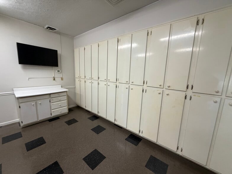More Photos Of 319 Cathedral Manor, Bardstown Office Residential For Lease