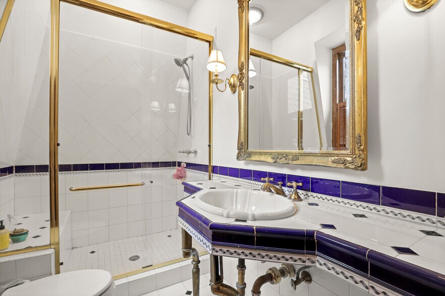 More Photos Of 47 Hollow Tree Ridge Rd, Darien Apartments For Sale