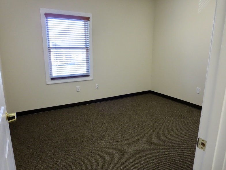 More Photos Of 321 Dick St, Fayetteville Medical For Sale