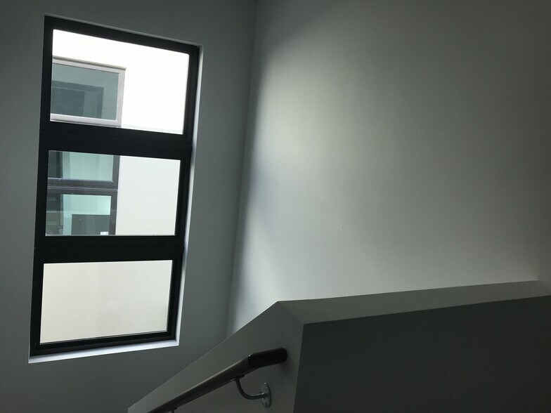 More Photos Of 4364 E 10th Ave, Hialeah Apartments For Sale