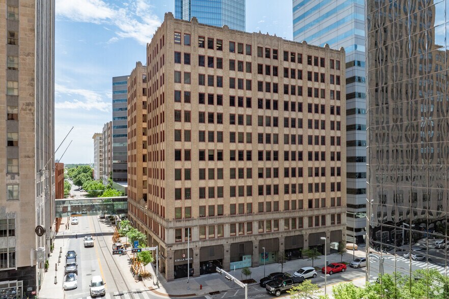 Primary Photo Of 119 N Robinson Ave, Oklahoma City Office For Lease