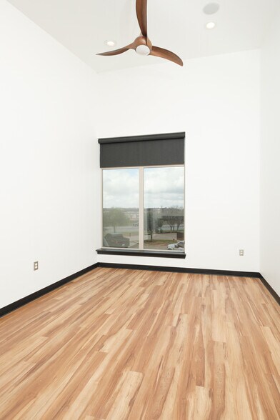 More Photos Of 750 William D Fitch Pky, College Station Medical For Sale