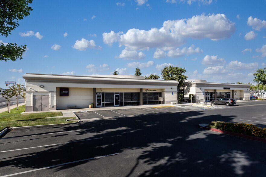 More Photos Of 3300 Truxtun Ave, Bakersfield Unknown For Lease