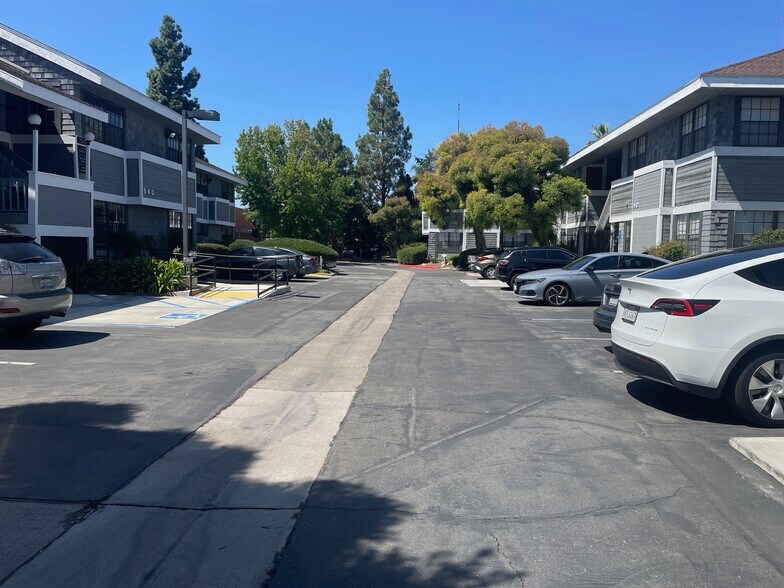 More Photos Of 940 W 17th St, Santa Ana Unknown For Lease
