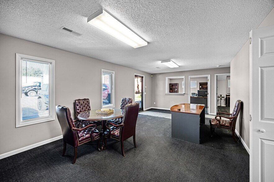 More Photos Of 2819 Highway 54, Paris Industrial For Sale