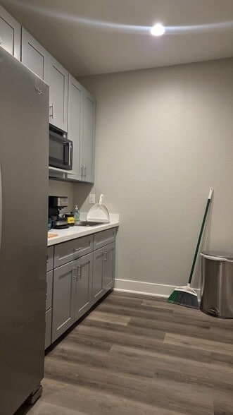 More Photos Of 23219 Red River Dr, Katy Medical For Sale