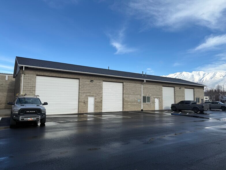 More Photos Of 482 S Commerce Rd, Orem Warehouse For Lease