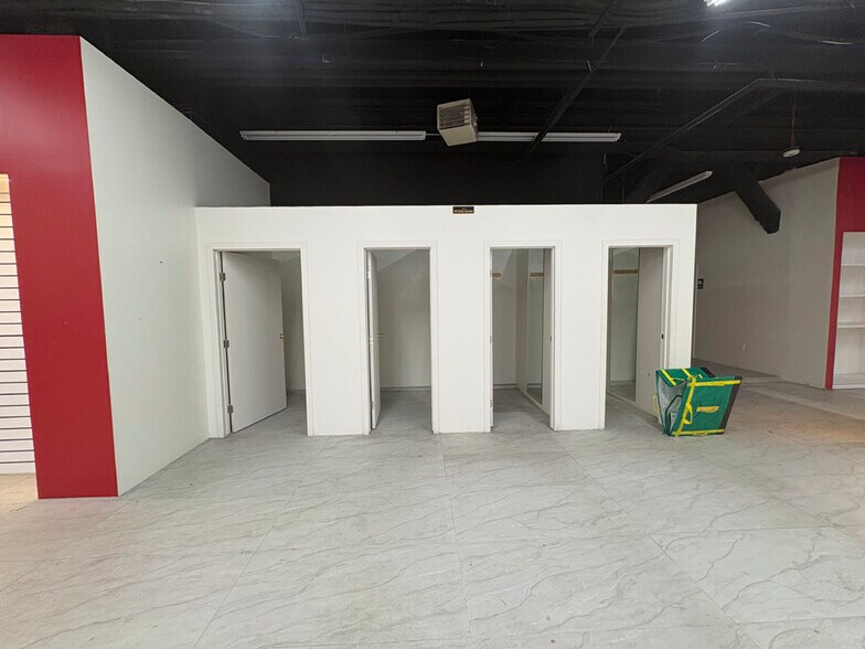 More Photos Of 1000 Westchester Ave, Bronx Schools For Lease