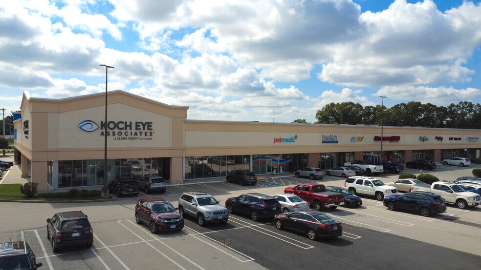 More Photos Of 555-615 Greenwich Ave, Warwick Unknown For Lease