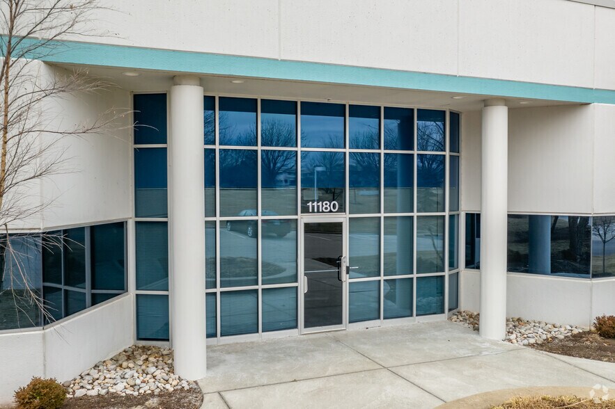 More Photos Of 11150-11180 Thompson Ave, Lenexa Light Distribution For Lease