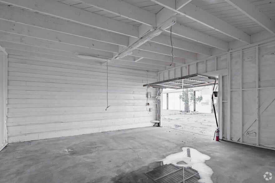 More Photos Of 923 S Prairie Ave, Inglewood Warehouse For Lease