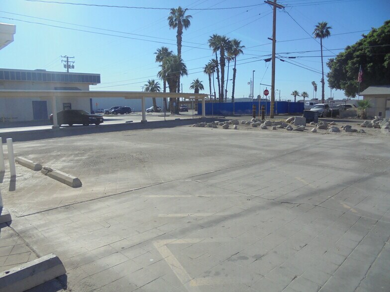 More Photos Of 320 E Hobsonway, Blythe Healthcare For Sale