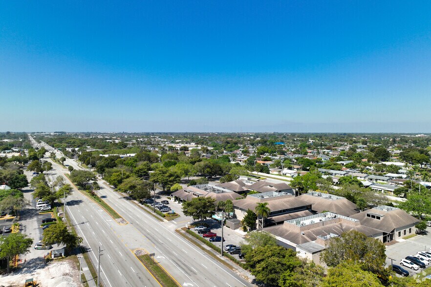 More Photos Of 7041-7111 W Commercial Blvd, Tamarac Unknown For Lease