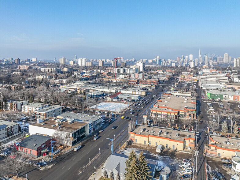 More Photos Of 7708 104th St NW, Edmonton Office For Sale